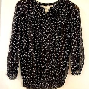 Max Studio like new shirt